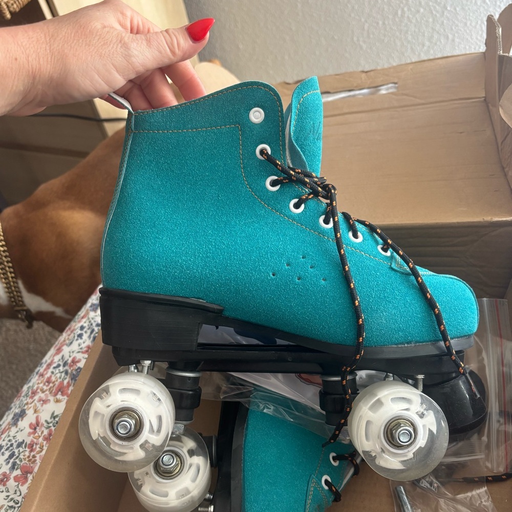Teal Roller Skates NIB Nattork size 8